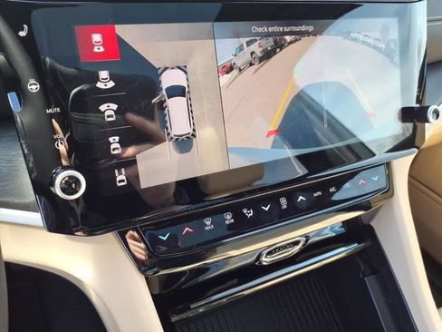 New 2026 Jeep Grand Cherokee Limited w/ Luxury Tech Group II image 18