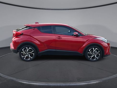 Used 2022 Toyota C-HR XLE FWD image 9