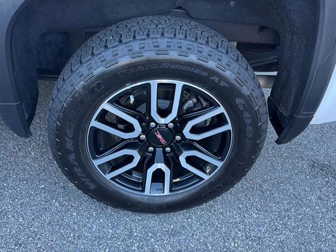 Used 2024 GMC Sierra 1500 AT4 w/ Technology Package image 33