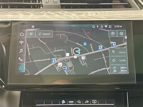 Used 2022 Audi e-tron Premium Plus image 12