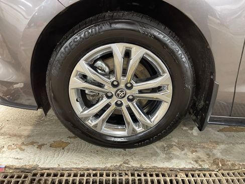 Certified 2024 Toyota Sienna Platinum image 26