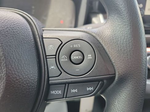 Used 2025 Toyota Corolla LE image 23