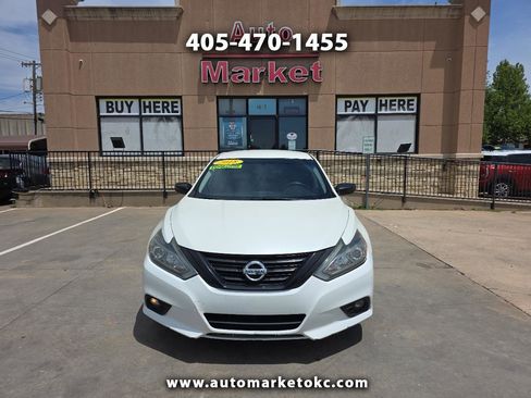 Used 2018 Nissan Altima 2.5 SR w/ SR Midnight Edition FWD image 1