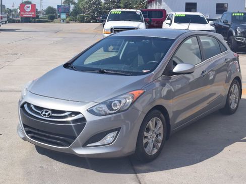 Used 2014 Hyundai Elantra GT FWD image 1