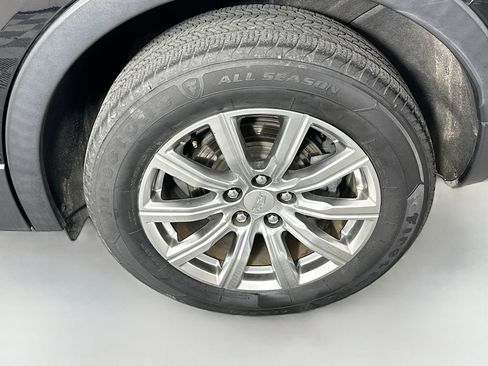 Used 2019 Cadillac XT4 Premium Luxury FWD image 28