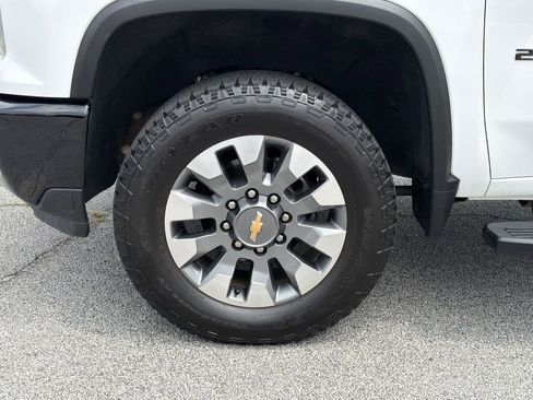 Used 2024 Chevrolet Silverado 2500 Custom w/ Custom Convenience Package AWD/4WD image 13