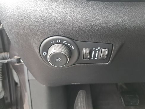 Certified 2022 Jeep Compass Limited image 26