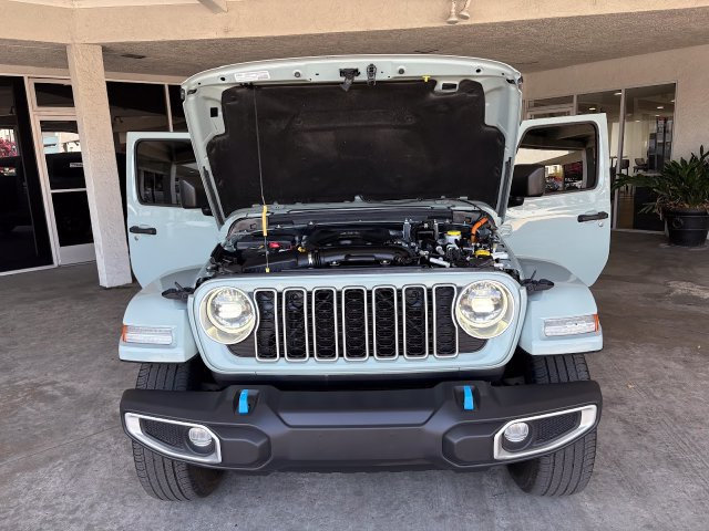 Used 2024 Jeep Wrangler Unlimited Sahara AWD/4WD image 21