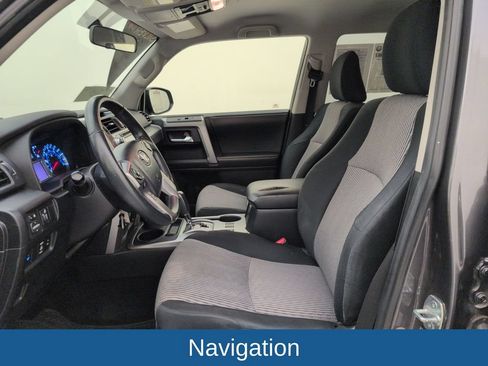 Used 2018 Toyota 4Runner SR5 AWD/4WD image 4