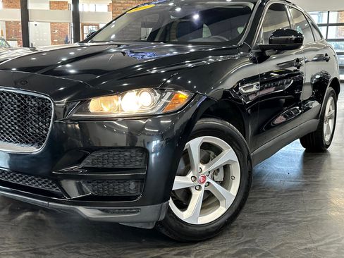 Used 2017 Jaguar F-PACE Premium image 3