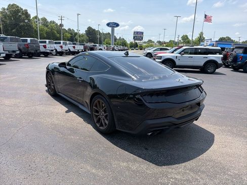 Used 2026 Ford Mustang GT Premium RWD image 5