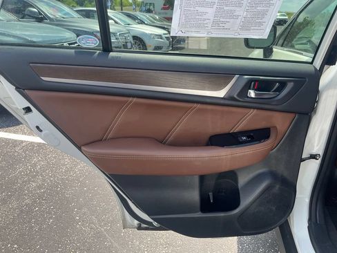 Used 2018 Subaru Outback 2.5i Touring w/ Popular Package #3 AWD/4WD image 23