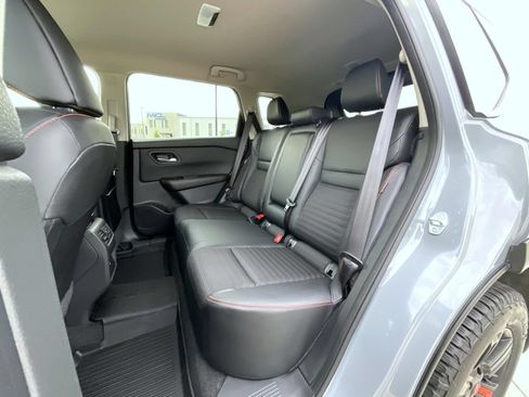 Certified 2025 Nissan Rogue SV AWD/4WD image 19