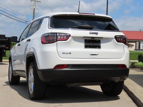 Used 2023 Jeep Compass Sport AWD/4WD image 11