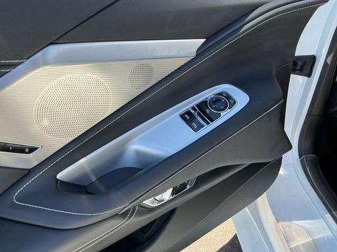 Used 2024 Chevrolet Corvette Stingray Preferred Cpe w/ 2LT image 19