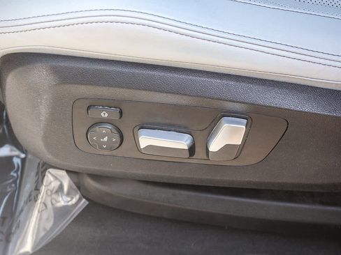 Used 2023 BMW X5 xDrive40i w/ M Sport Package image 21