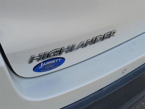 Used 2019 Toyota Highlander Limited Platinum image 9