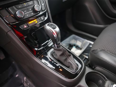 Used 2022 Buick Encore Preferred w/ Safety Package image 19