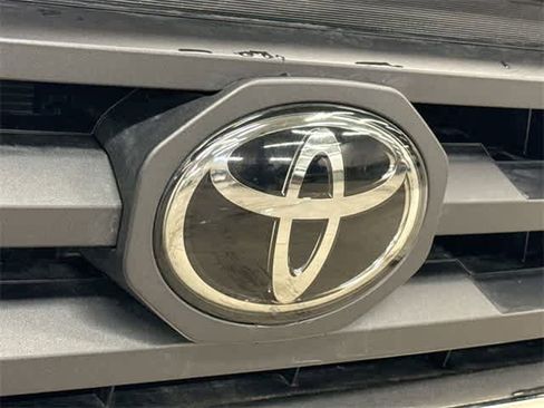 Used 2022 Toyota Tacoma SR5 image 16