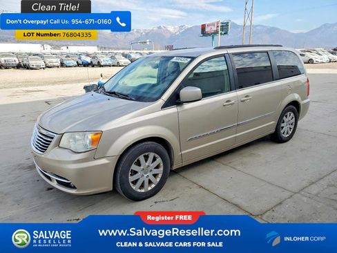 Used 2014 Chrysler Town & Country Touring image 1