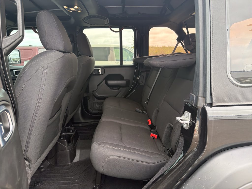 Used 2021 Jeep Wrangler Unlimited Sport AWD/4WD image 29