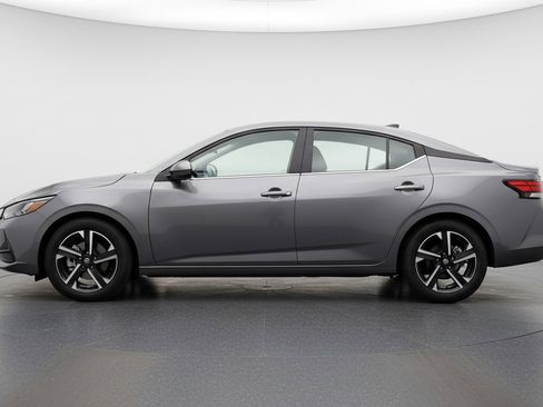 Used 2025 Nissan Sentra SV FWD image 11