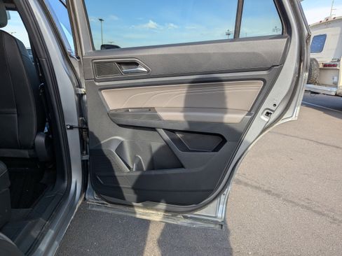 Used 2023 Volkswagen Atlas Cross Sport SE AWD/4WD image 35