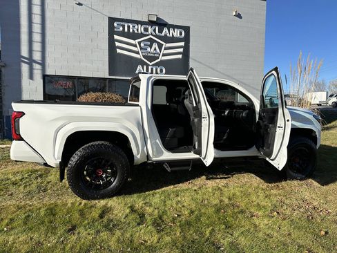 Used 2024 Toyota Tacoma SR5 AWD/4WD image 26