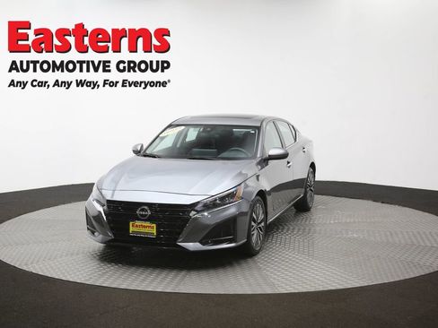 Used 2024 Nissan Altima 2.5 SV w/ SV Premium Package AWD/4WD image 55
