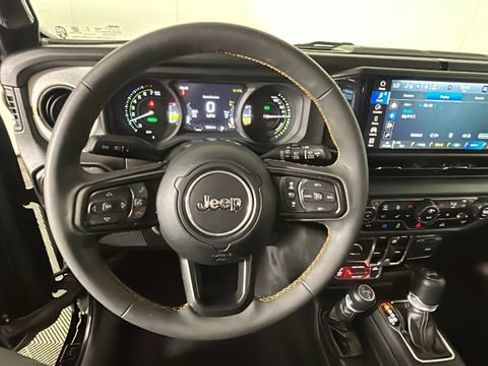 Used 2024 Jeep Wrangler Unlimited AWD/4WD image 13