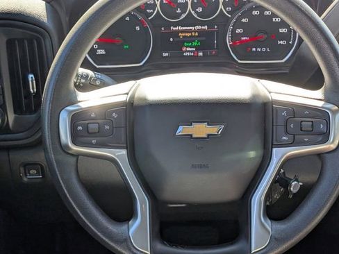 Used 2021 Chevrolet Silverado 2500 Custom w/ Custom Value Package image 9