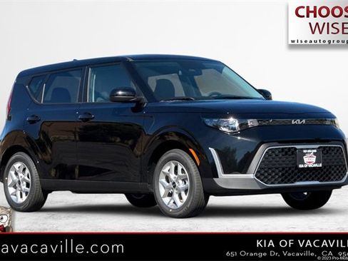 New 2025 Kia Soul LX image 1