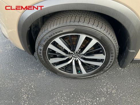 Used 2023 Nissan Pathfinder Platinum AWD/4WD image 6