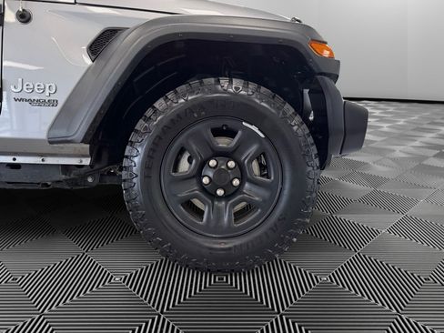 Used 2019 Jeep Wrangler Sport AWD/4WD image 10