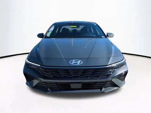 New 2026 Hyundai Elantra Limited image 3