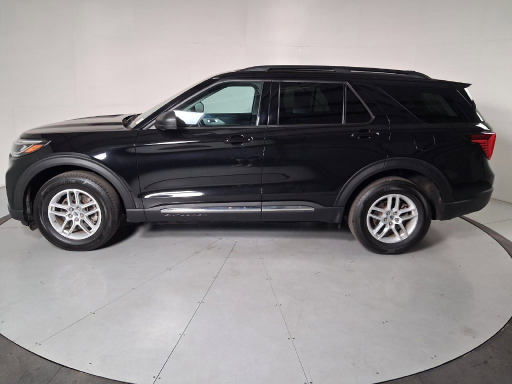 Used 2025 Ford Explorer Active AWD/4WD image 7