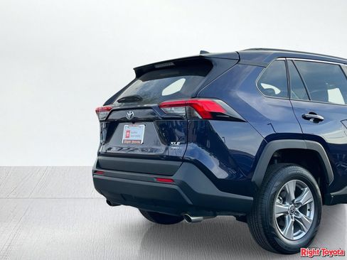 Certified 2025 Toyota RAV4 XLE AWD/4WD image 12