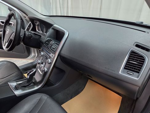 Used 2015 Volvo XC60 T6 image 18
