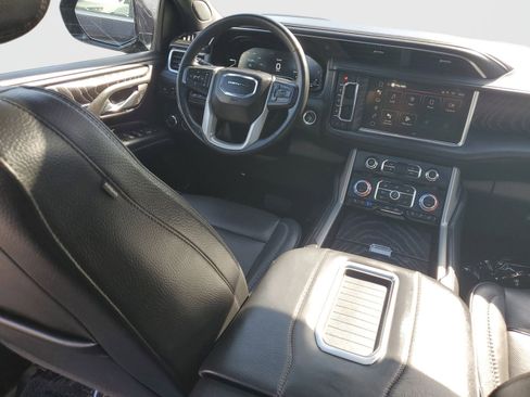 Used 2023 GMC Yukon Denali RWD image 13