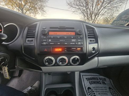 Used 2010 Toyota Tacoma PreRunner image 24