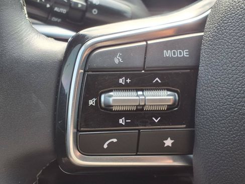Used 2025 Kia Sorento SX FWD image 16