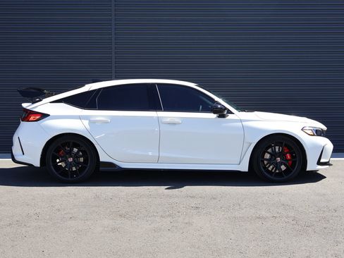 Used 2026 Honda Civic Type R image 4