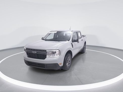 Used 2024 Ford Maverick XLT FWD image 3