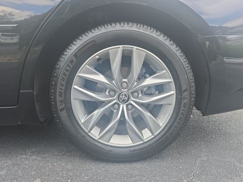 Used 2022 Toyota Avalon XLE w/ Moonroof Package FWD image 33