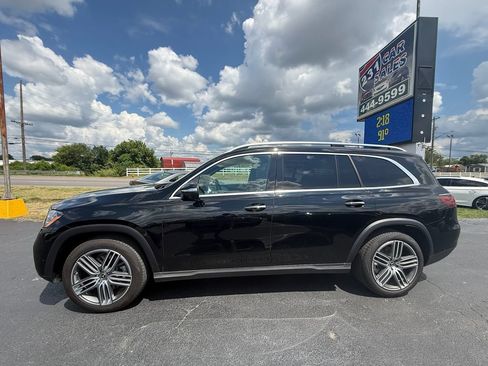Used 2025 Mercedes-Benz GLS 450 4MATIC image 7