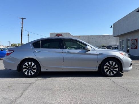 Used 2017 Honda Accord EX-L image 2