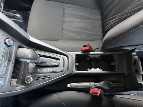Used 2017 Ford Focus SE image 33