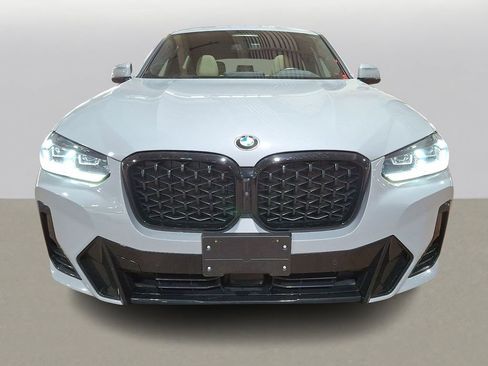 Used 2024 BMW X4 xDrive30i w/ Premium Package image 2