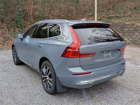 Certified 2022 Volvo XC60 B5 Inscription w/ Advanced Package image 5