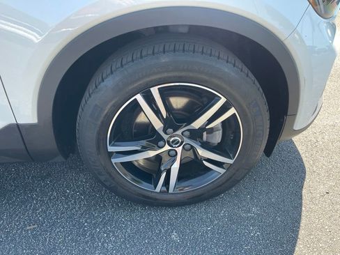 Used 2023 Volvo XC40 B5 Plus AWD/4WD image 21